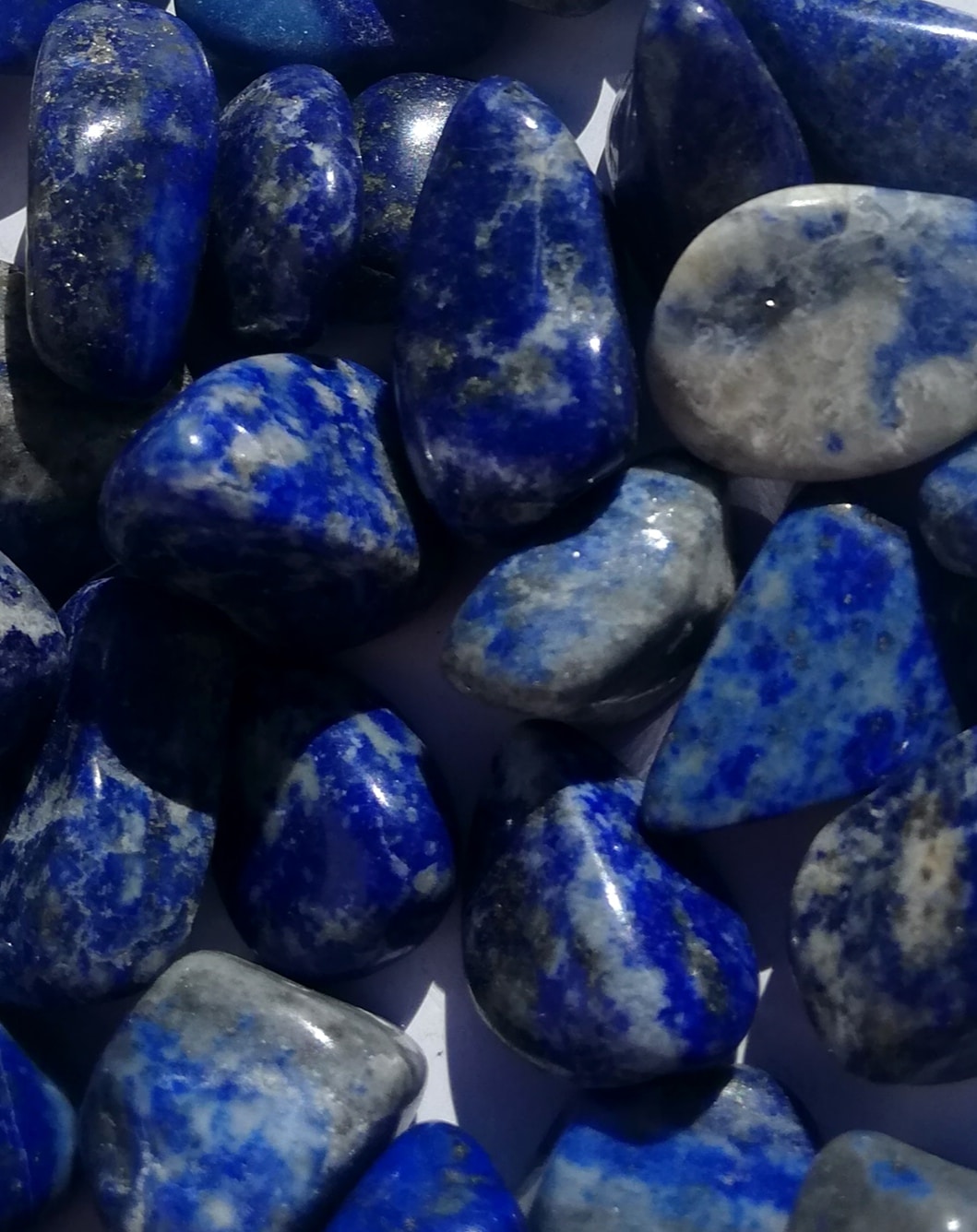 Lapis azulis en Bruto